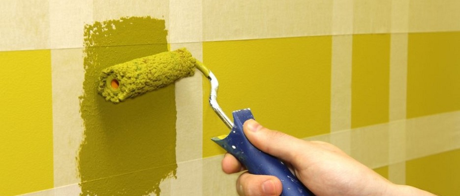 Чем отделать стены: обоями или краской 