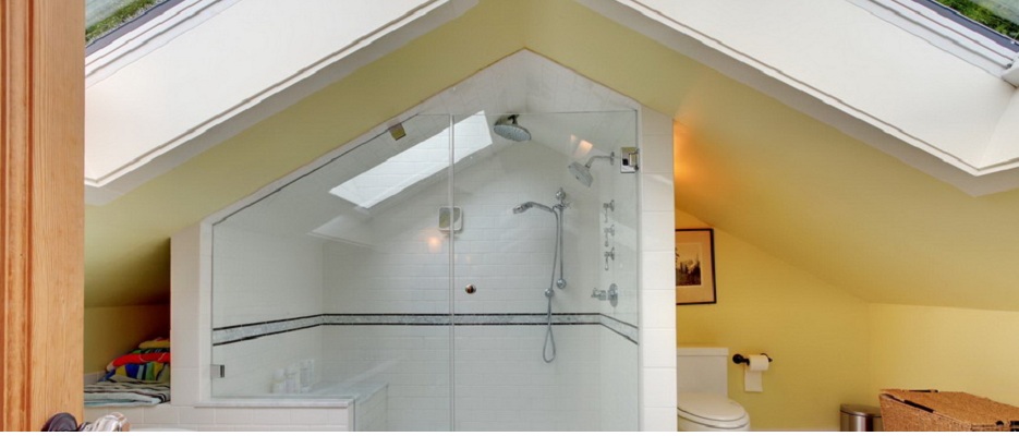 Как создать ванную комнату на мансардном этаже: практические советы